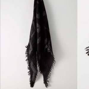 ARITZIA WILFRED REVERSIBLE DIAMOND MOSAIC SCARF